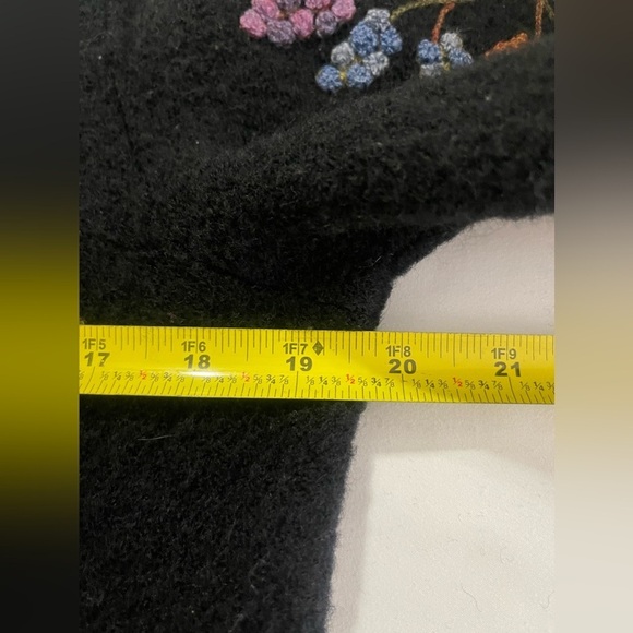 Vintage Talbots black floral embroidered cardigan - Picture 8 of 10